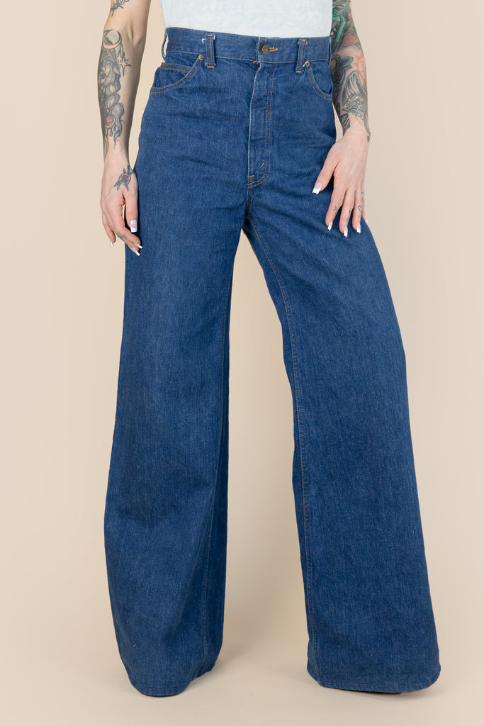 1970's Vintage Bell Bottoms Jeans | Road Runner Jeans| Dark wash Bell Bottoms| Western Flare jeans| Lee Style Bell Bottoms (men's 30-31)