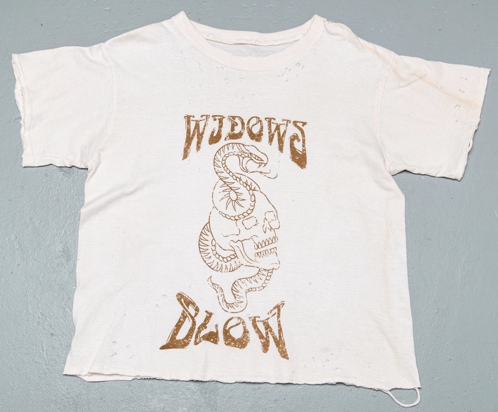 Widow's Blow Distressed & Sea salt & tea Bath T-shirt