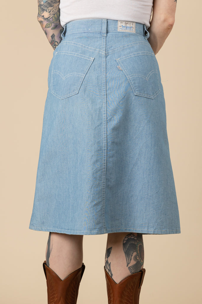 Vintage 1970's Levi's white Tab| A Line Denim Skirt| snap Button| Denim Jean Skirt| Vintage Levi Strauss | Above the Knee Skirt (women's 26)