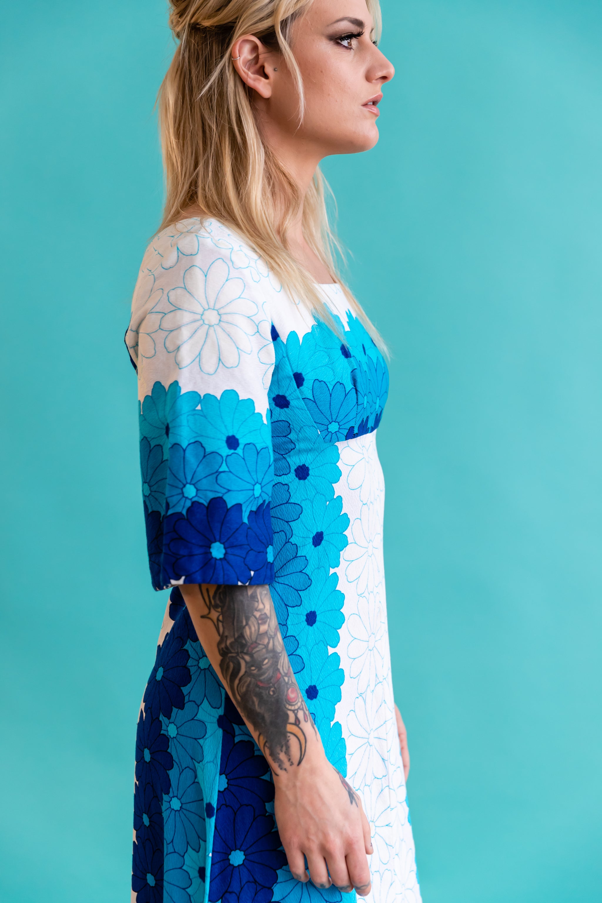 Vintage 1970's, Hawaiian Tiki Hibiscus Flowers White And Blue Cotton Maxi Dress Made in Hawaii (women's Small) Widow's Blow Vintage 1970's, Hawaiian Tiki Hibiscus Flowers White And Blue Cotton Maxi Dress Made in Hawaii (women's Small) Widow's Blow