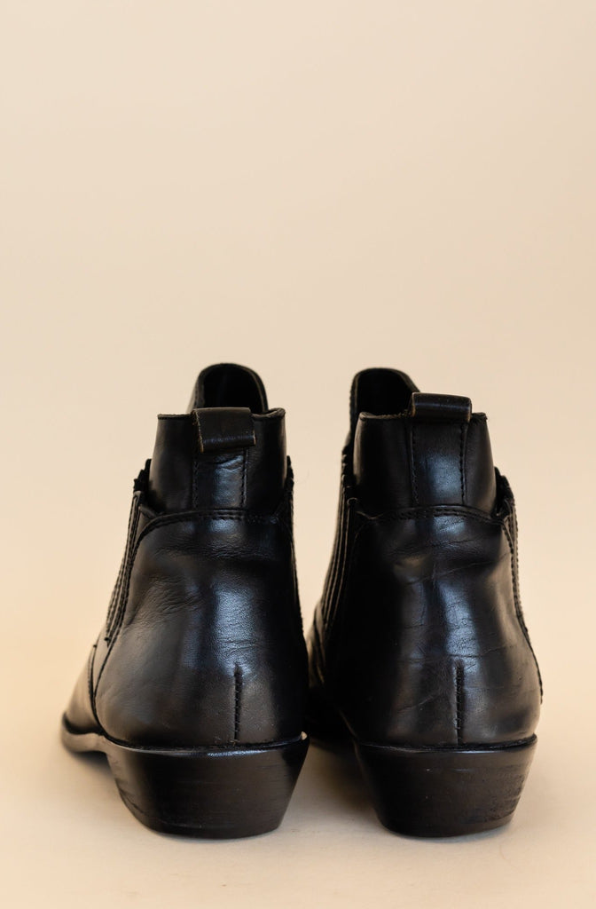 1990's Boulet Black Leather Pointed Toe Ankle Boots | (size men 7)