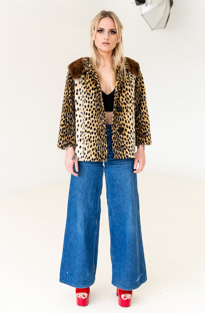 1950'S ILGWU UNION MADE FAUX LEOPARD WITH MINK COLLAR JACKET
