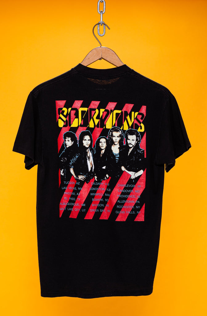 Vintage 1988, Scorpions, Savage Amusement - U.S.A 1988 Tour T-SHIRT (men's Small)