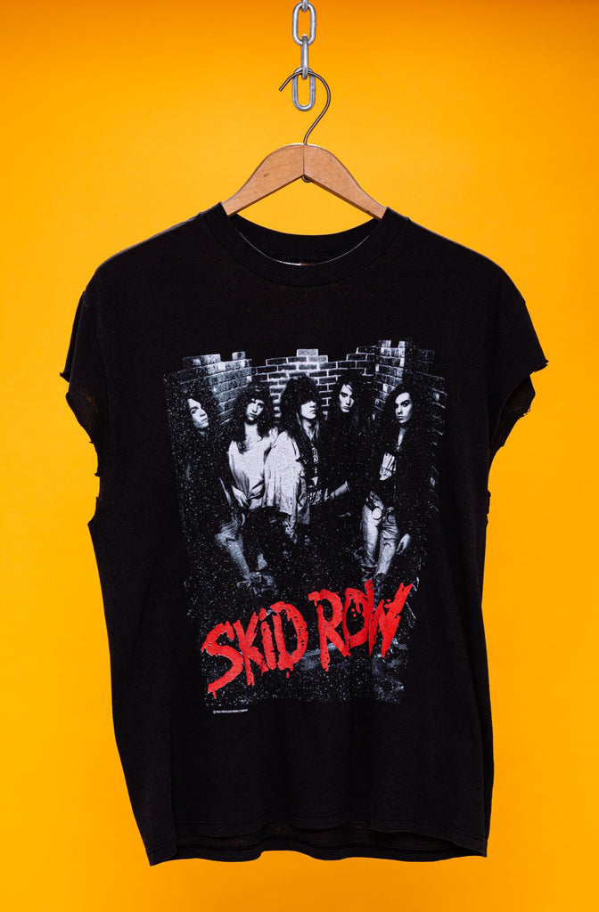 Vintage 1980's Skid Row ''Makin a Mess Of The U.S. Tour of 1989'' T-SHIRT (Men's Small)